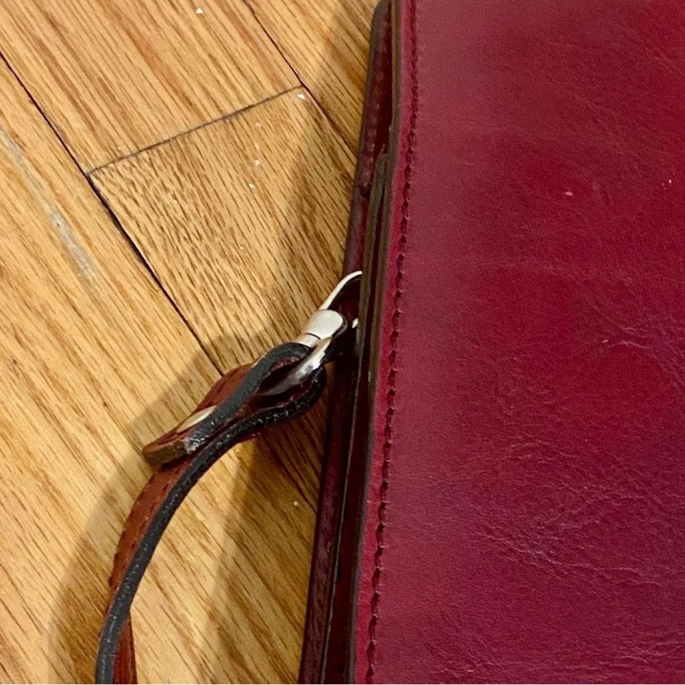 Elegant Red Leather Handbag - Picture 6 of 7